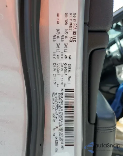 2015 Jeep Grand Cherokee Laredo z USA, uszkodzony, nr VIN 1C4RJFAG6FC762047